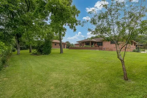 408 W Tom Green Street Brenham TX 77833