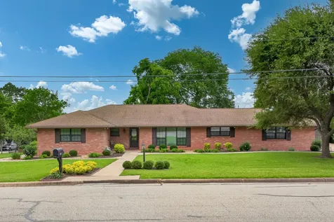 408 W Tom Green Street Brenham TX 77833