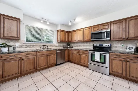 17102 Coachmaker Drive Friendswood TX 77546