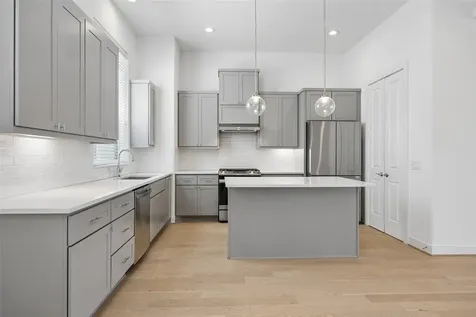 4621 Maxie Street Houston TX 77007