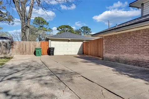 9722 Kindletree Drive Houston TX 77040