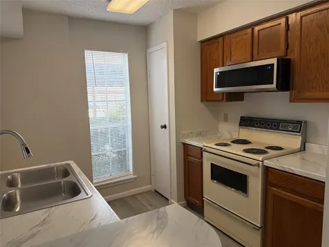 2120 El Paseo Street 3308 Houston TX 77054