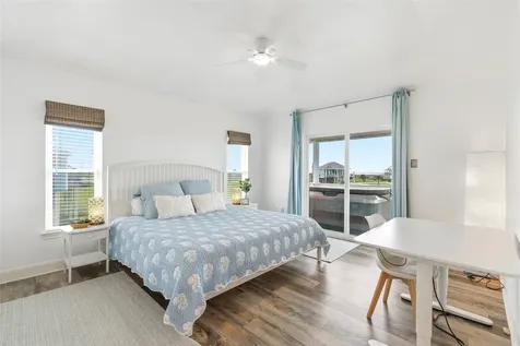 18806 Warrior Road Galveston TX 77554