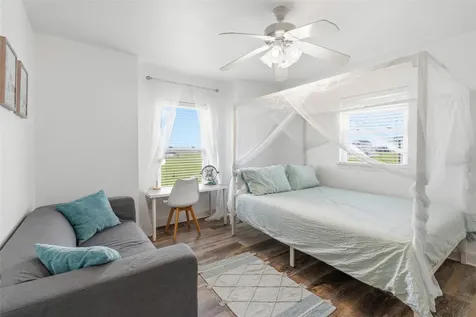 18806 Warrior Road Galveston TX 77554