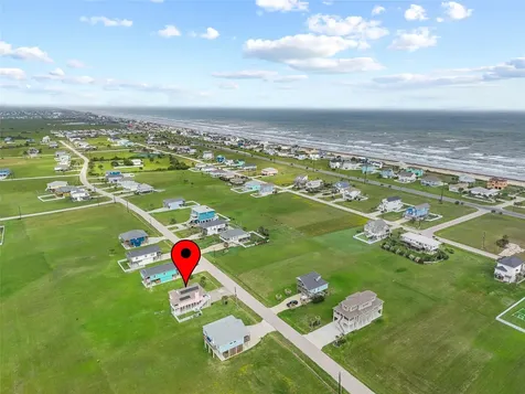 18806 Warrior Road Galveston TX 77554