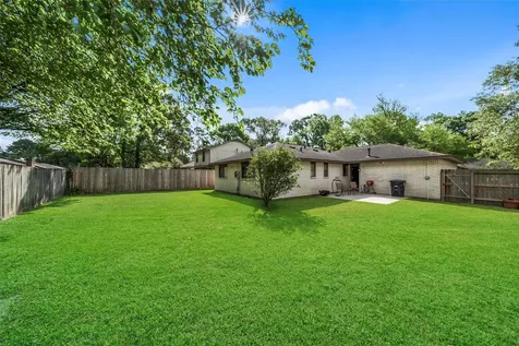 2727 Longleaf Pines Drive Kingwood TX 77339