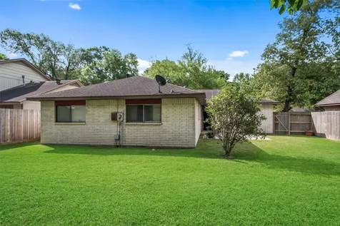 2727 Longleaf Pines Drive Kingwood TX 77339