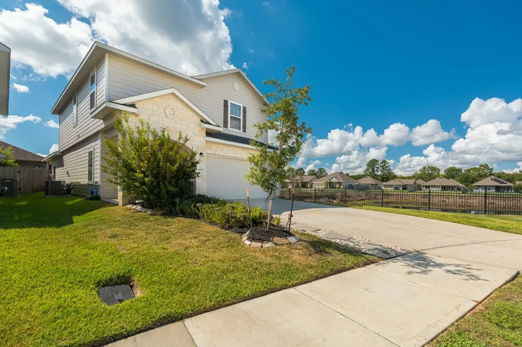 1123 Magnolia Branch Lane Tomball TX 77375
