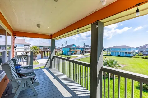 963 Palmridge Drive Crystal Beach TX 77650