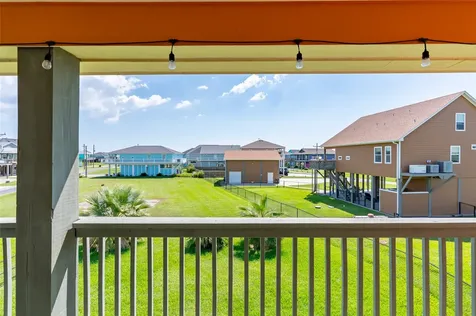 963 Palmridge Drive Crystal Beach TX 77650
