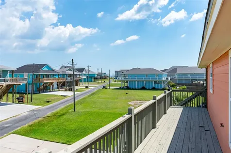 963 Palmridge Drive Crystal Beach TX 77650