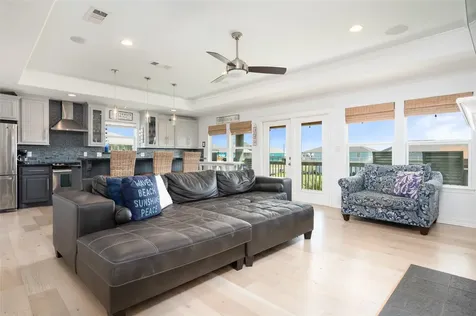 963 Palmridge Drive Crystal Beach TX 77650