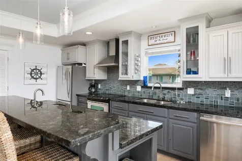 963 Palmridge Drive Crystal Beach TX 77650