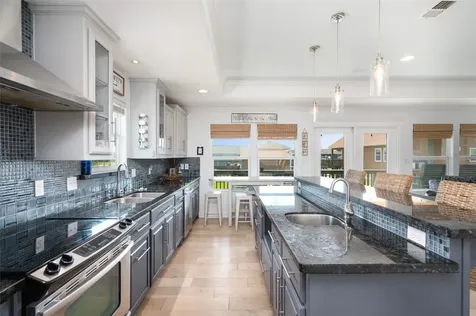 963 Palmridge Drive Crystal Beach TX 77650