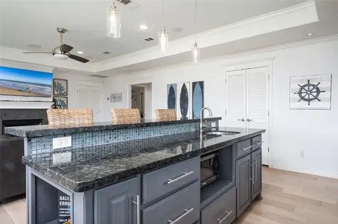 963 Palmridge Drive Crystal Beach TX 77650