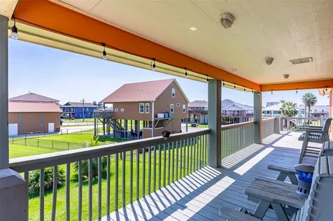 963 Palmridge Drive Crystal Beach TX 77650