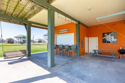 963 Palmridge Drive Crystal Beach TX 77650