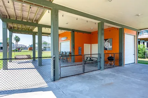 963 Palmridge Drive Crystal Beach TX 77650