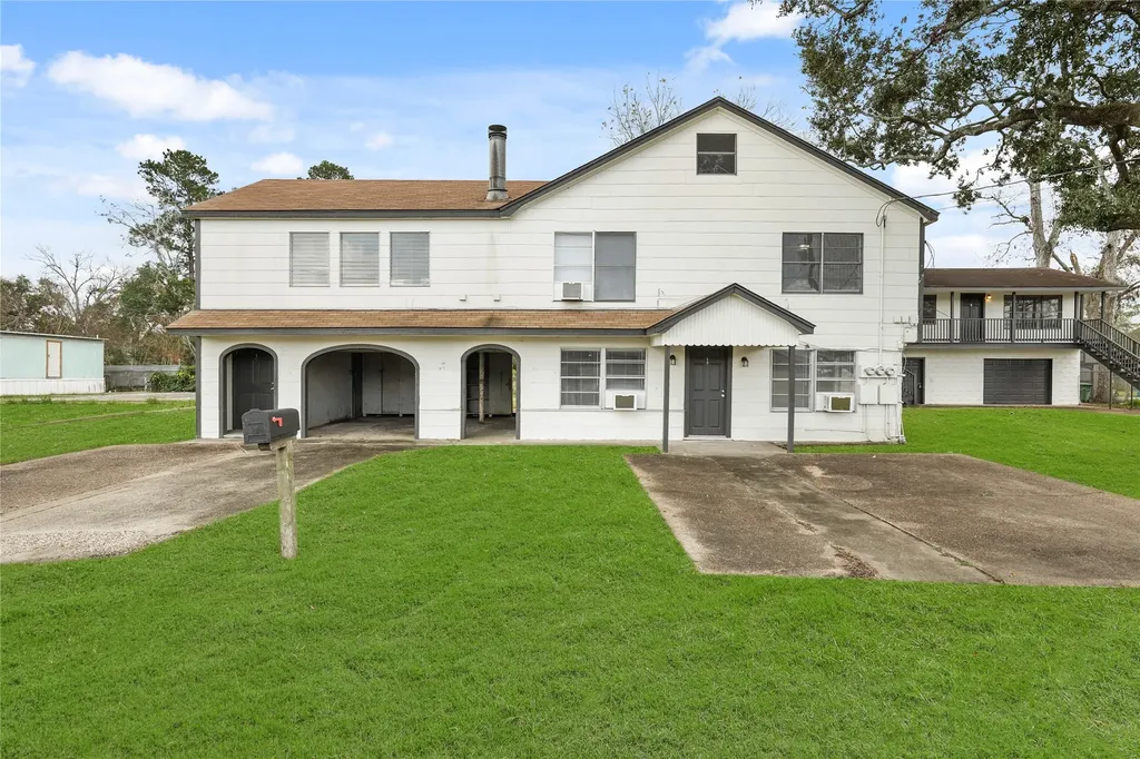 105 W Linney Street 3 Dayton TX 77535