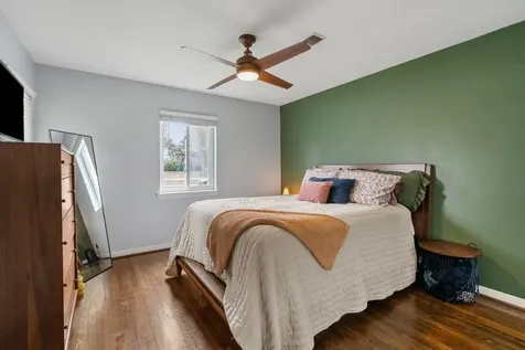 5230 Saxon Drive Houston TX 77092