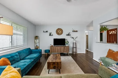 5230 Saxon Drive Houston TX 77092