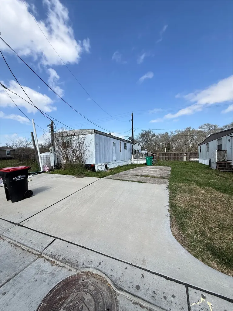 103 Heron Inlet S Baytown TX 77523