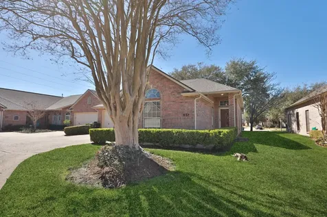 827 Apple Blossom Drive Pearland TX 77584