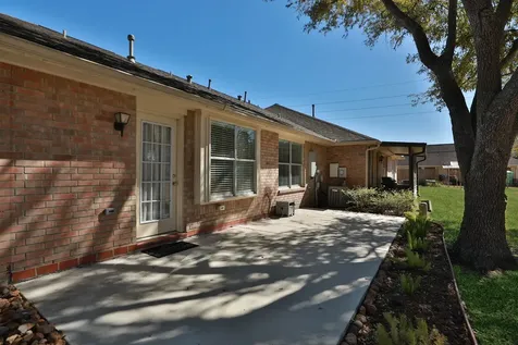 827 Apple Blossom Drive Pearland TX 77584