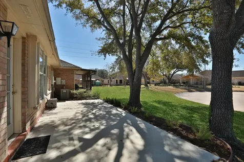 827 Apple Blossom Drive Pearland TX 77584