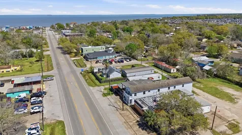 313 Grand Avenue Bacliff TX 77518