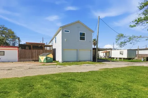 313 Grand Avenue Bacliff TX 77518
