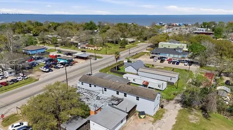 313 Grand Avenue Bacliff TX 77518