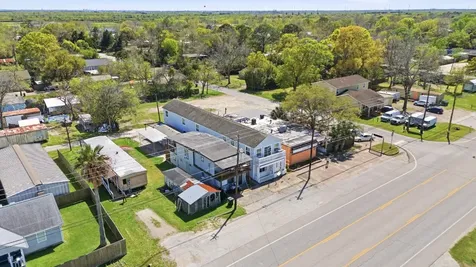 313 Grand Avenue Bacliff TX 77518
