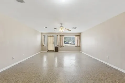313 Grand Avenue Bacliff TX 77518