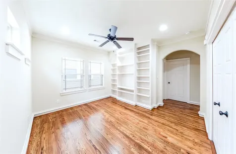 5924 Petty Street B Houston TX 77007