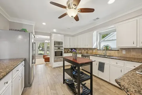 12527 Honeywood Trail Houston TX 77077