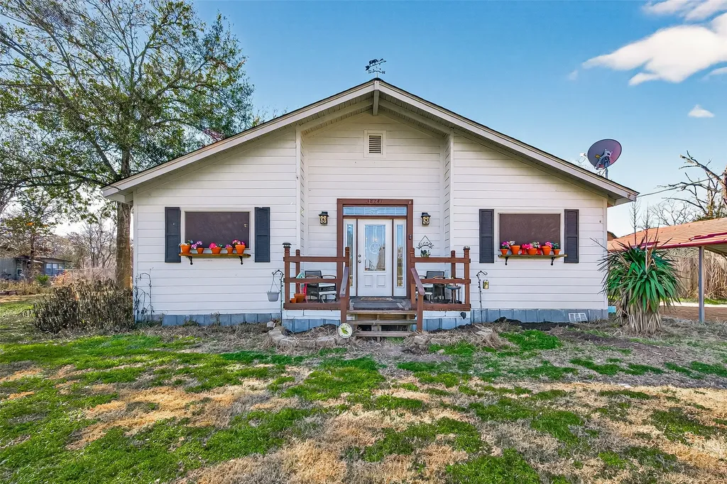 38241 N Bonnie Lake Drive Hempstead TX 77445