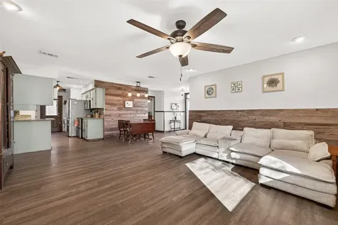 38241 N Bonnie Lake Drive Hempstead TX 77445