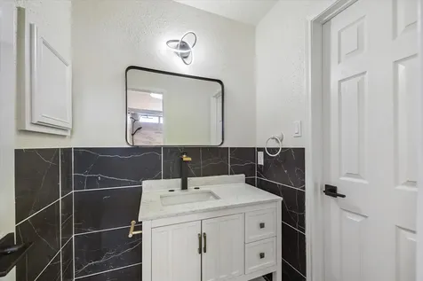 2503 Hodges Bend Circle Sugar Land TX 77479