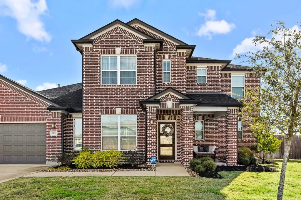 915 Bernard Meadows Drive East Bernard TX 77435