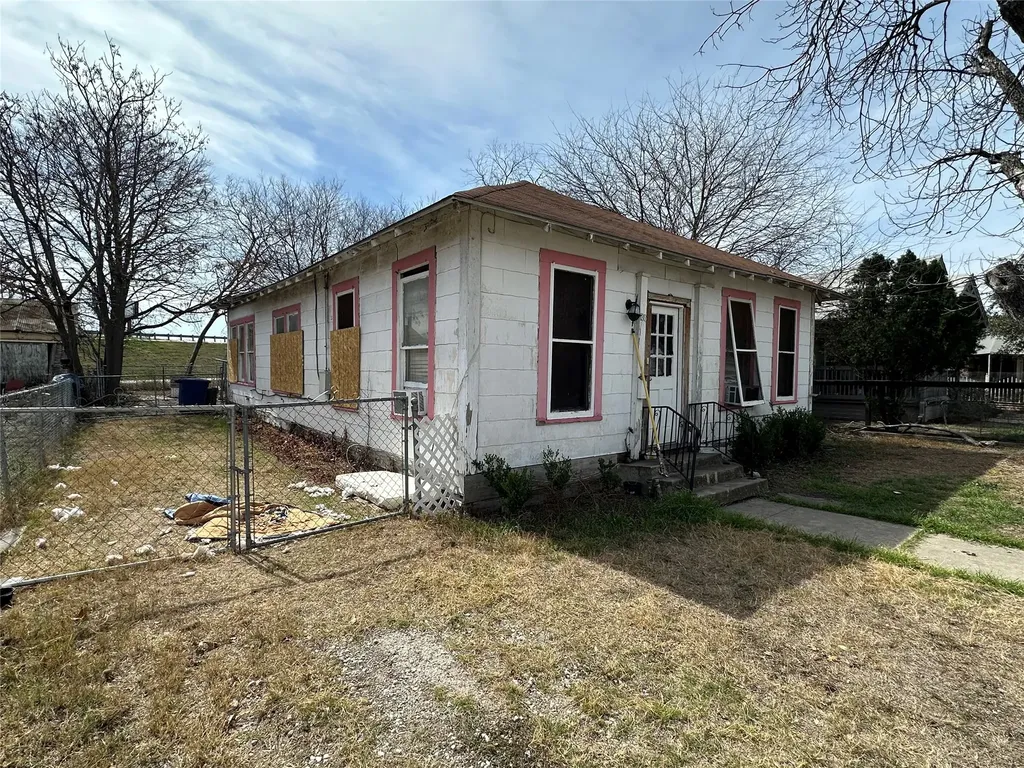 136 E High Avenue San Antonio TX 78210