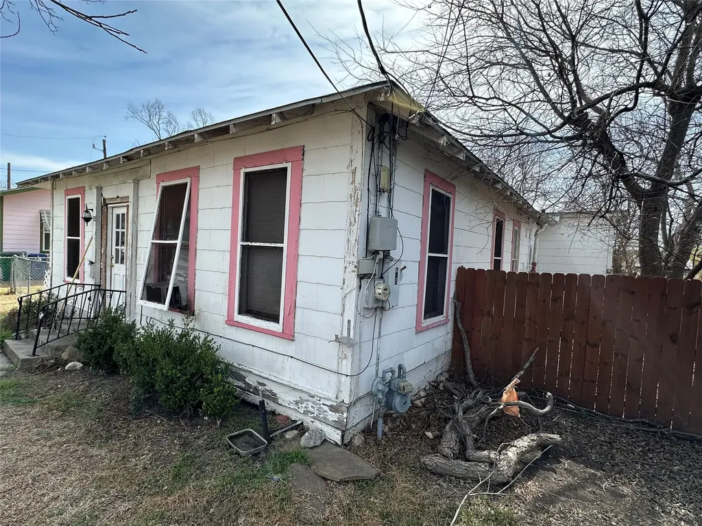 136 E High Avenue San Antonio TX 78210