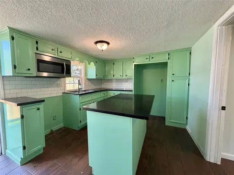 322 Hays Road Oyster Creek TX 77541