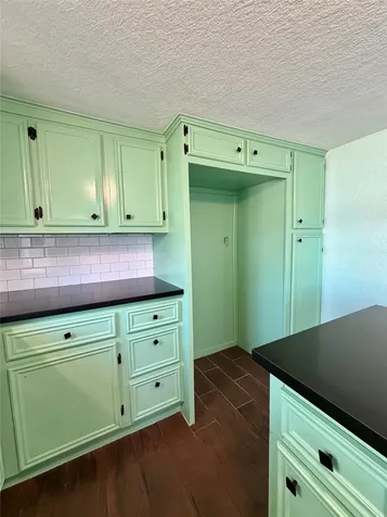 322 Hays Road Oyster Creek TX 77541