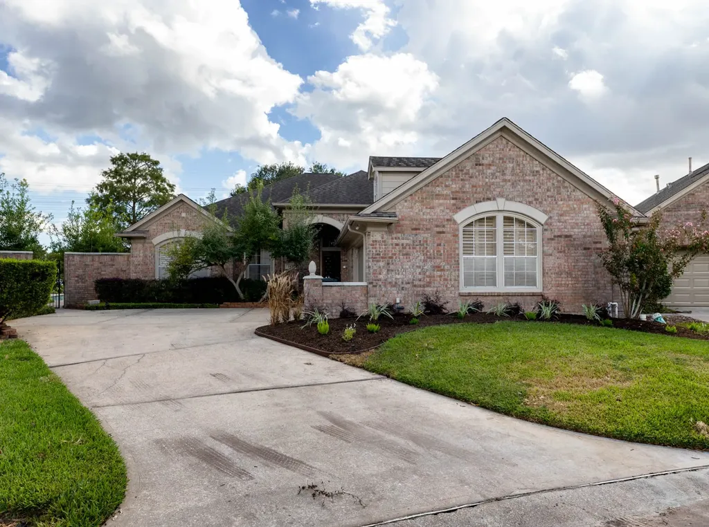 2435 Thorndon Park Court League City TX 77573