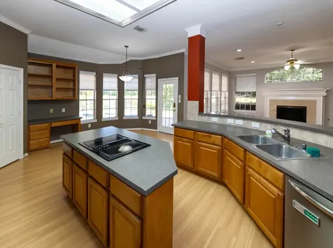 2435 Thorndon Park Court League City TX 77573