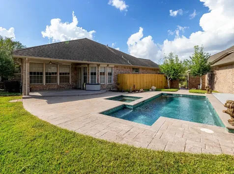 2435 Thorndon Park Court League City TX 77573