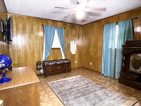 400 S 8th Avenue Teague TX 75860