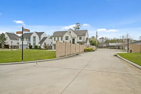 7903 S Villa Circle Hilshire Village TX 77055