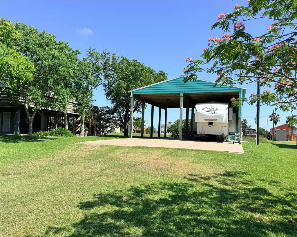Lot 49 Blk 6 Sec 3 County Road 201 Sargent TX 77414